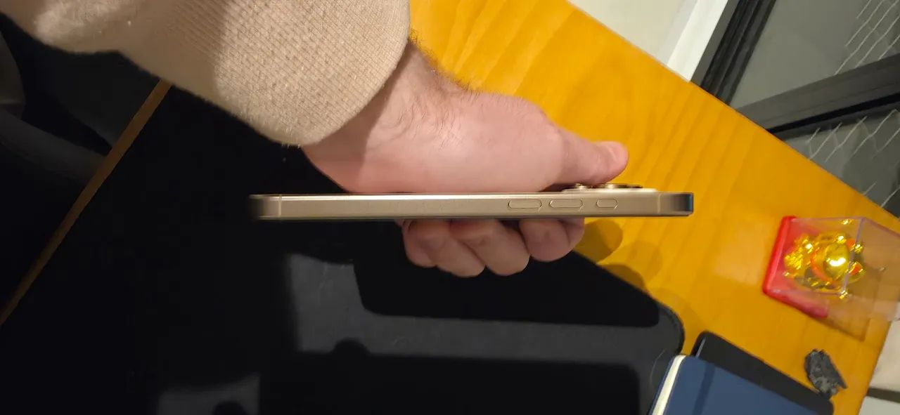 iPhone 16 Pro Max Dourado 256Gb - Foto 3