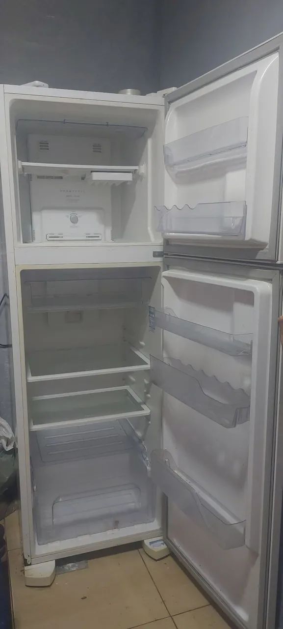 GELADEIRA 