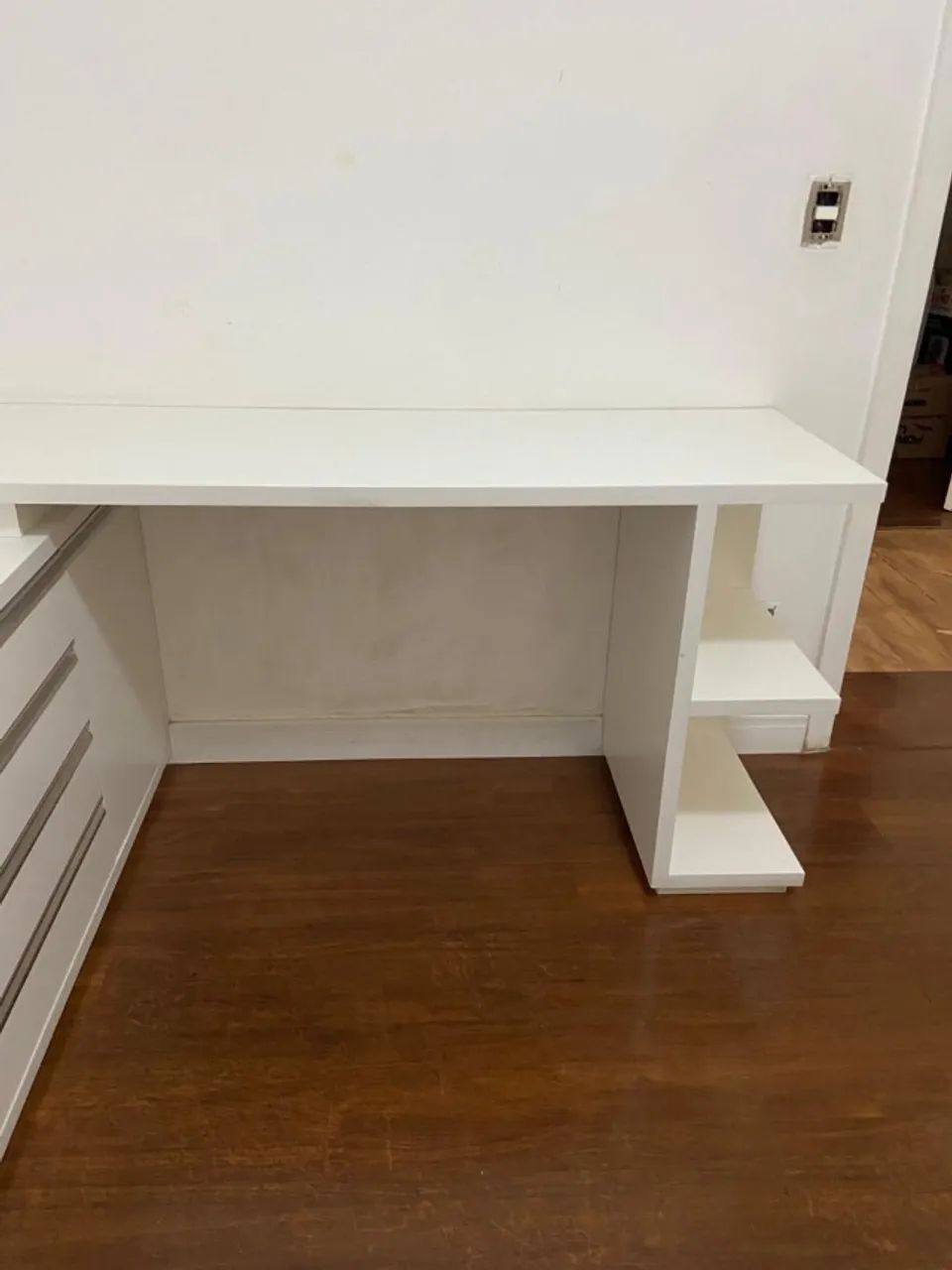 Mesa de estudos com gaveteiro - Foto 3