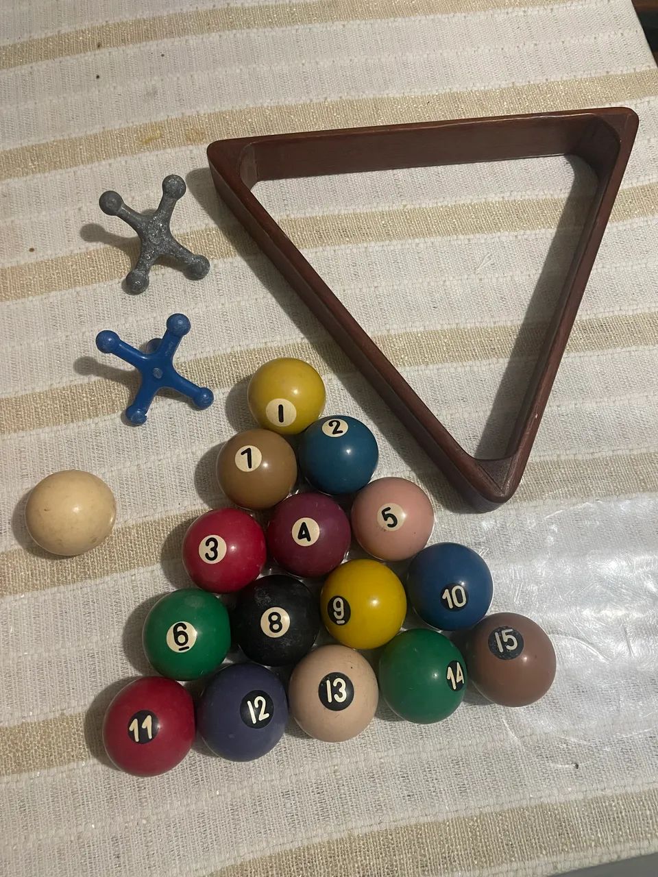 Vendo jogo de bolas de sinuca usado - Foto 5
