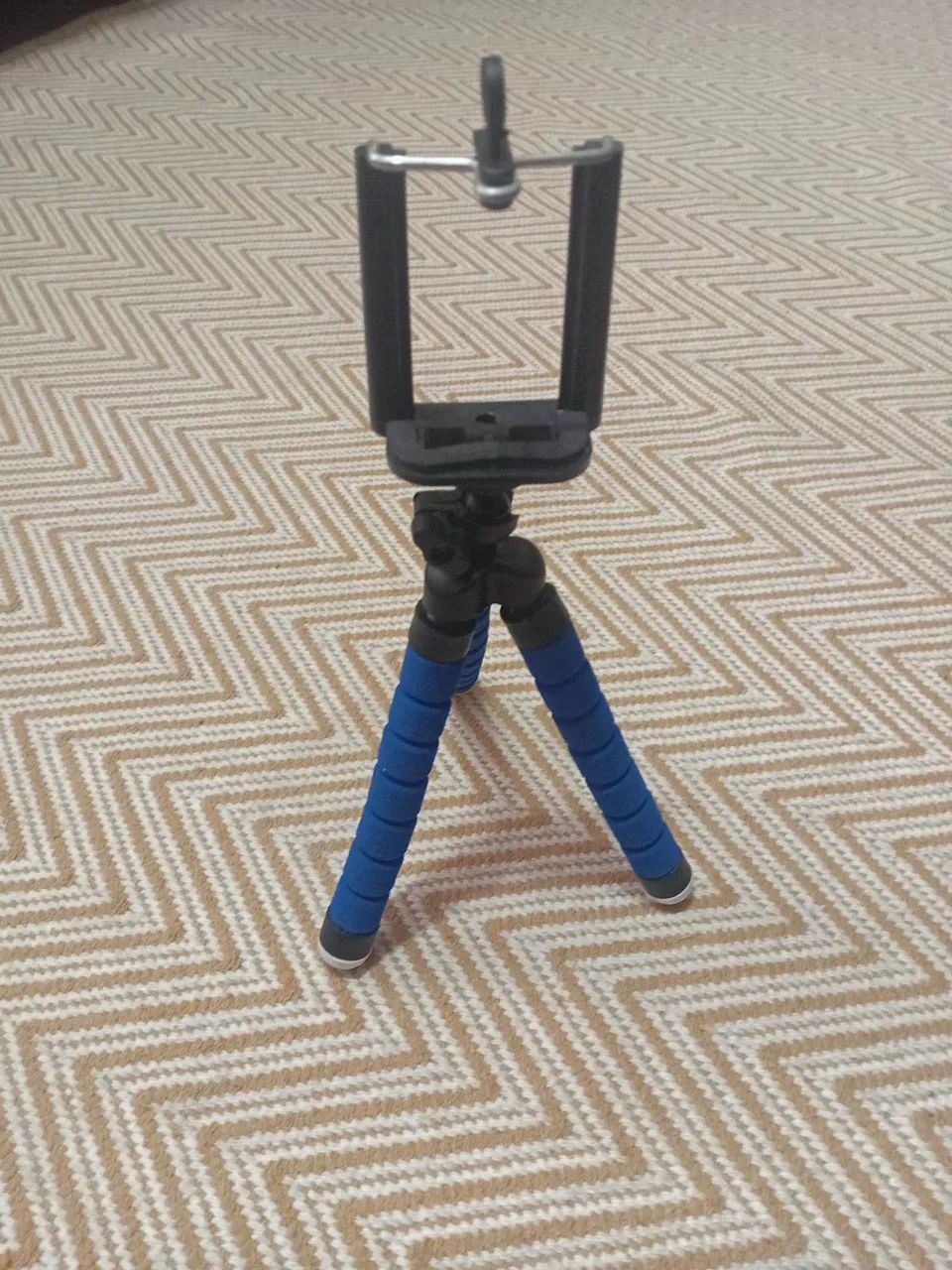 Tripé de celular nunca usado