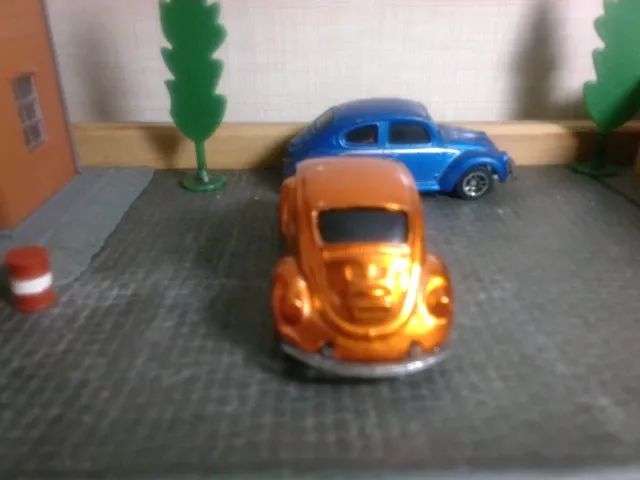 MINIATURA VW 1300 ESCALA 1/64 - Foto 3