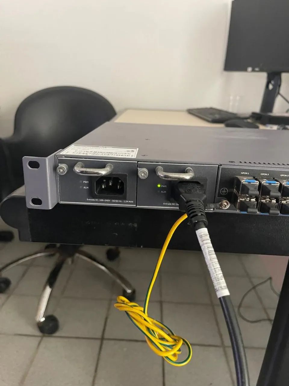 VENDO OLT INTELBRAS GPON 8 PORTAS - Foto 2