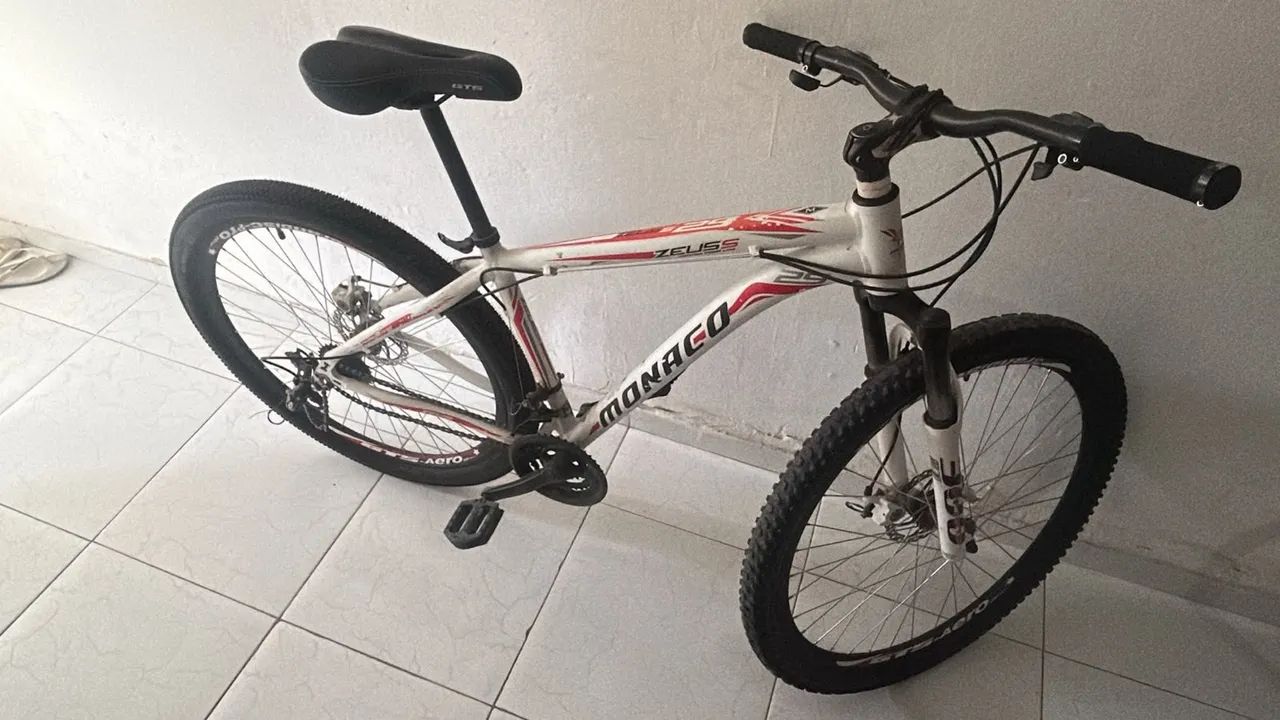 Vendo duas bikes seminovas 