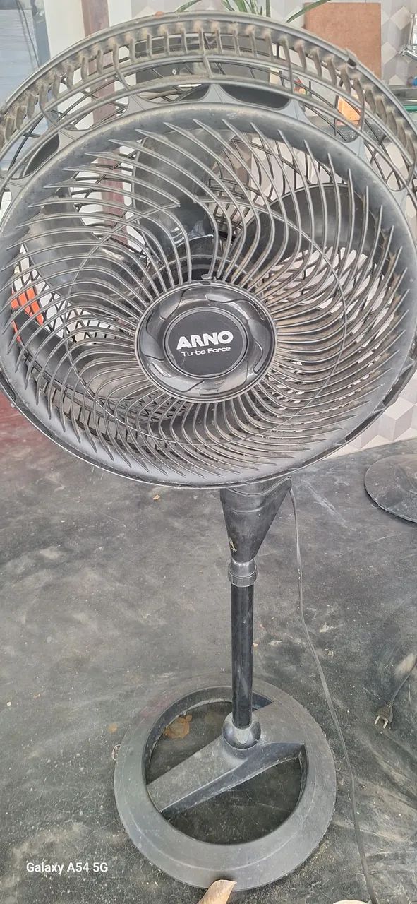 Ventilador arno de pé 