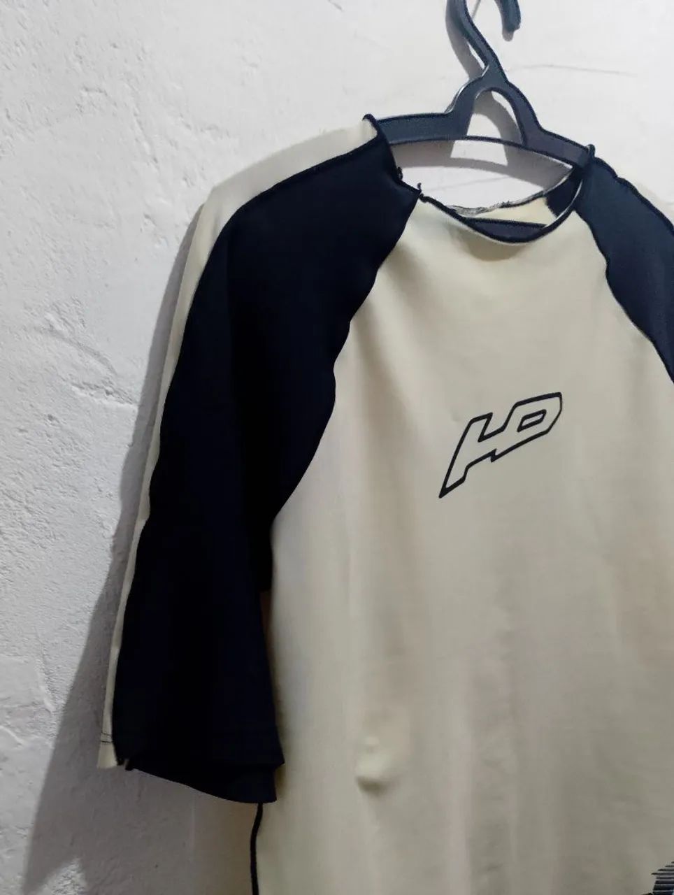 Camisa M da HD de surf em perfeito estado - Foto 3