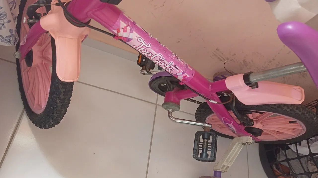 Vendo bicicleta infantil com rodinhas  - Foto 3