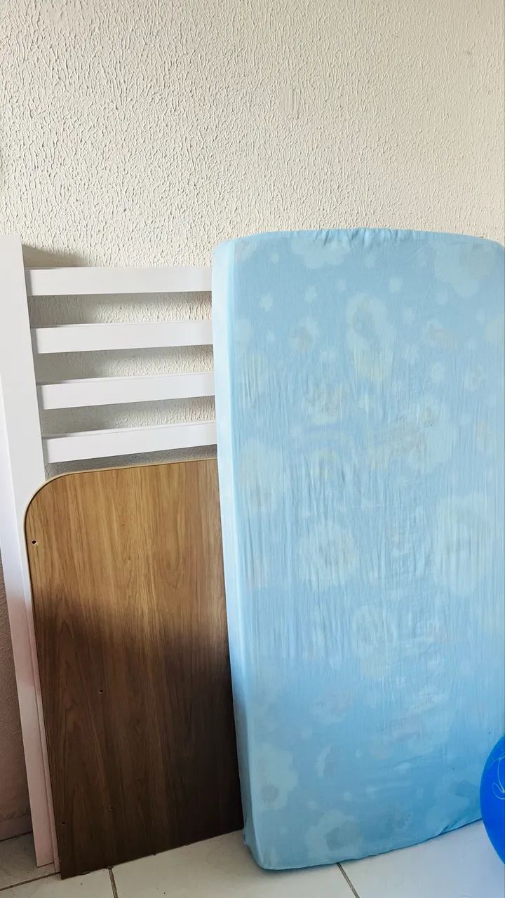 Berço com colchão