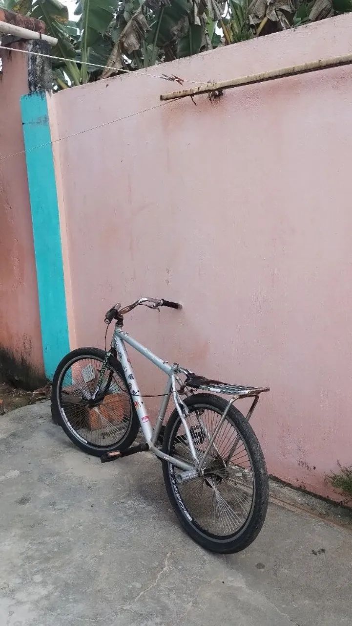 Vendo bike aro 26 montadinha 