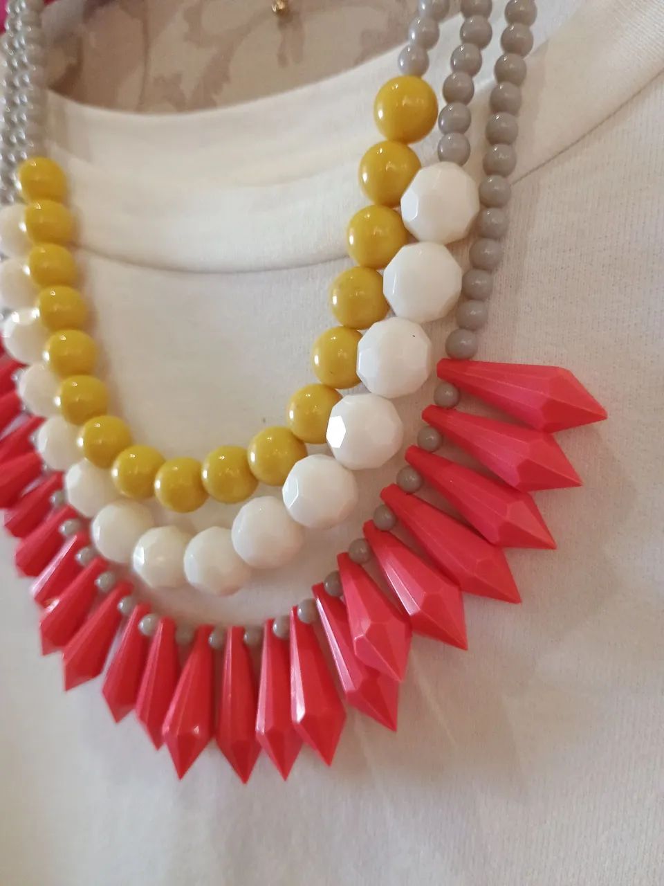 Colar feminino colorido Forever 21  - Foto 3