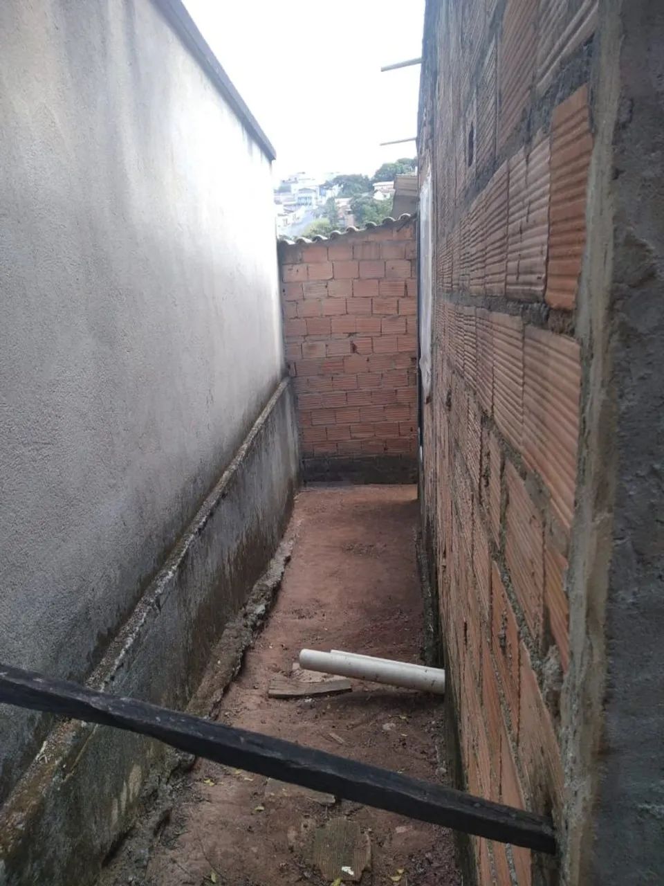 Lote com casa sem acabamento  - Foto 4