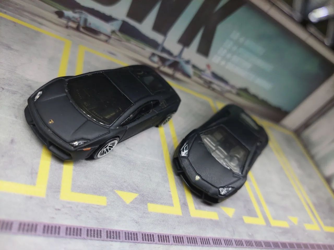 Hot Wheels Lamborghini combo "Stealth" - Foto 3