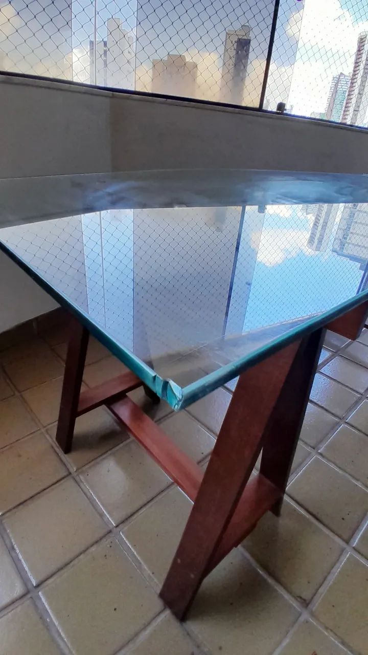 Mesa com cavalete em madeira e vidro 10mm - Foto 5