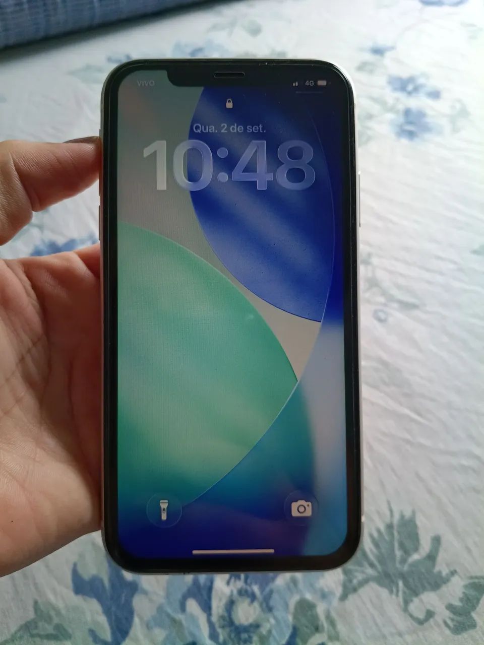iPhone 11 64g semi novo 