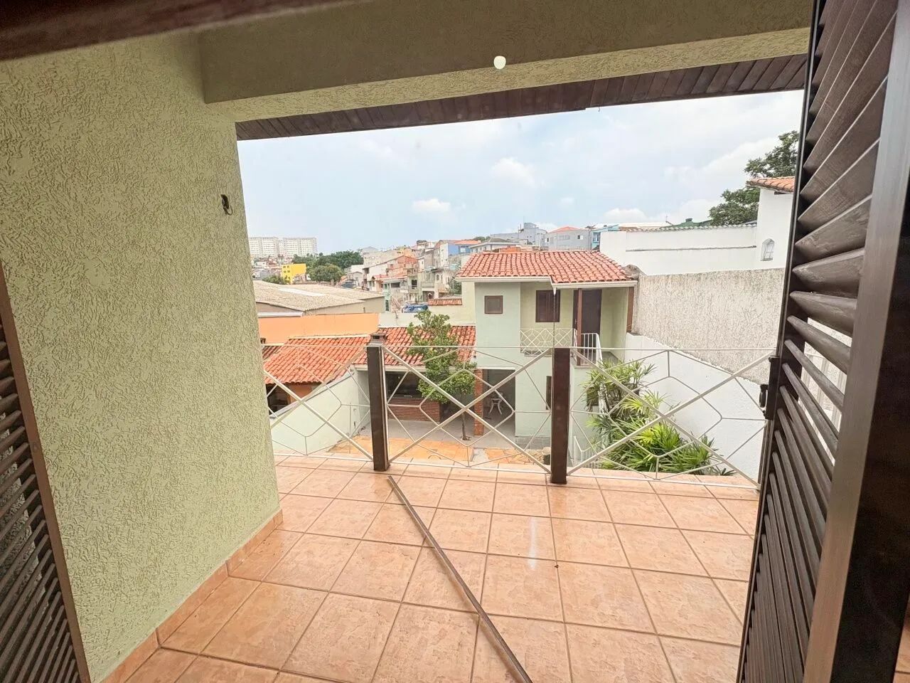 SOBRADO LINDO COM PISCINA - Foto 2