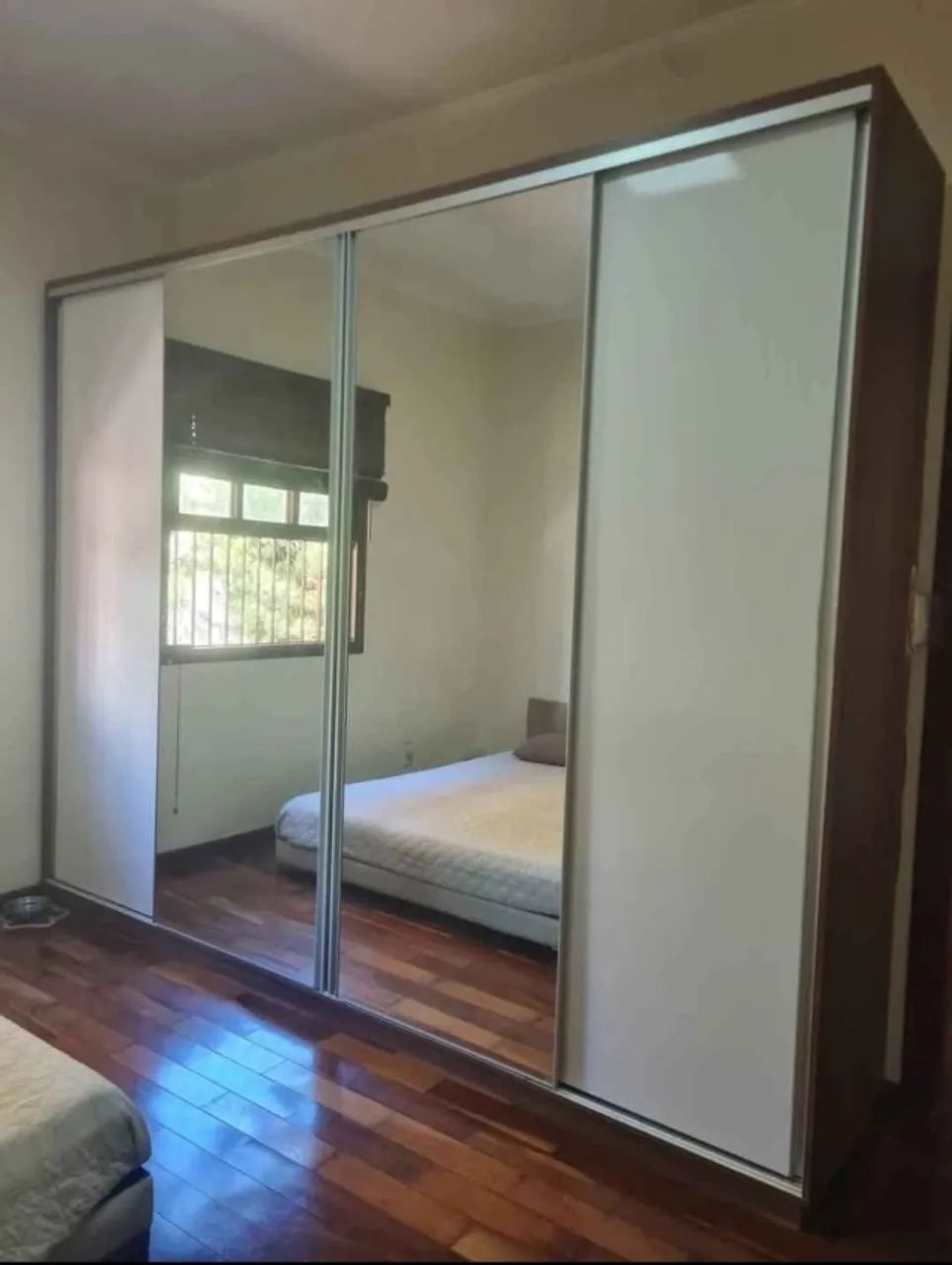 Vende-se Guarda Roupa