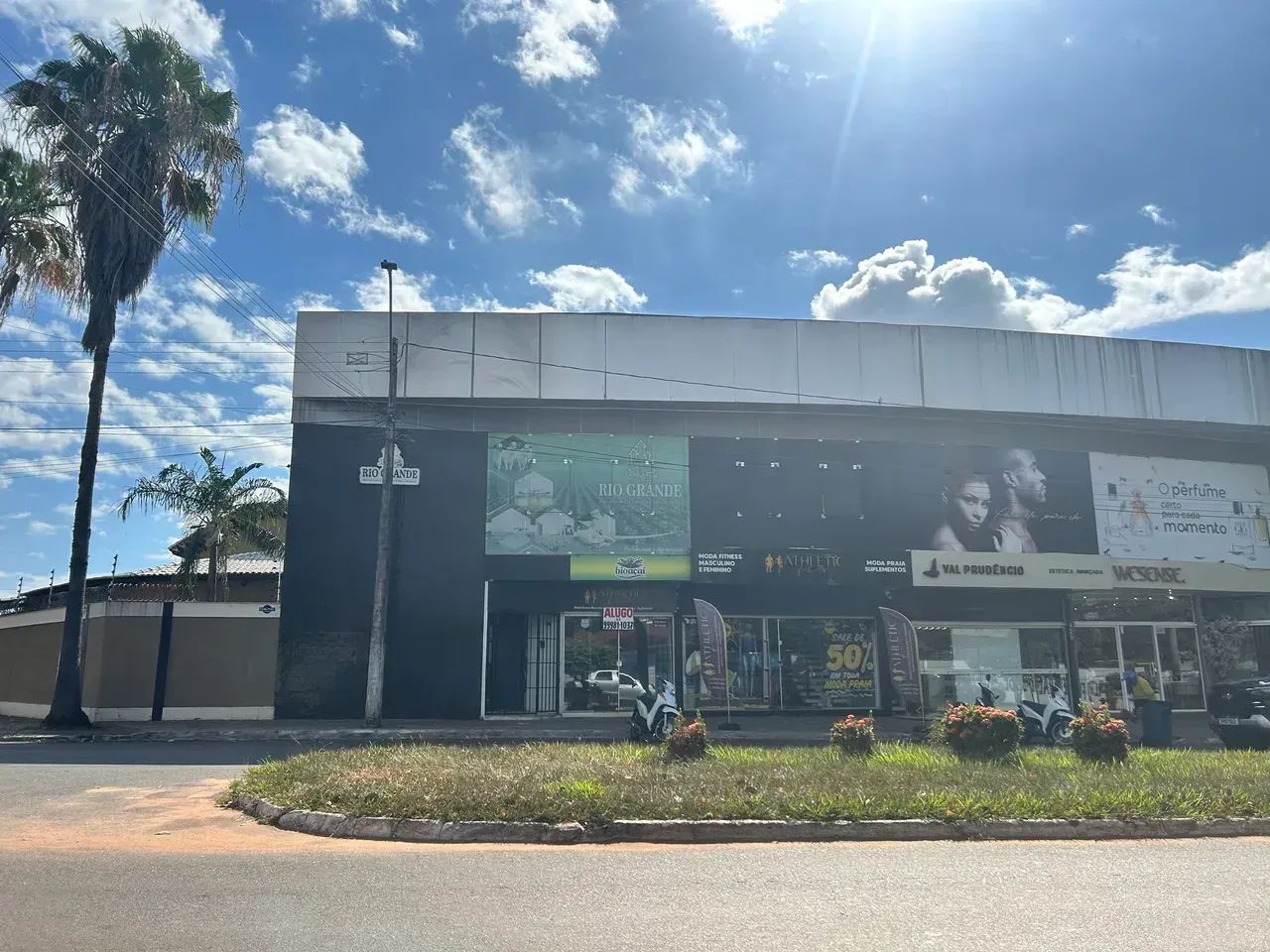 ALUGA-SE SALA COMERCIAL  AVENIDA JOSÉ DE BRITO