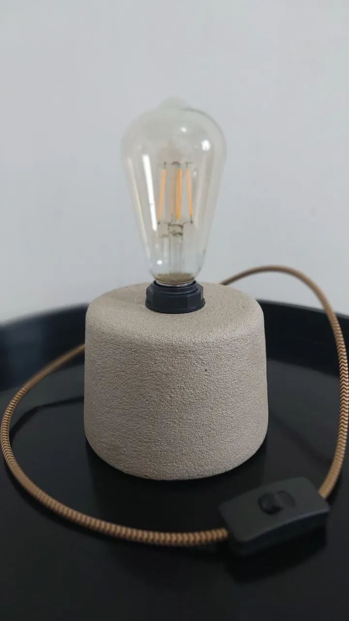 Luminária de Mesa - Concreto sem Lâmpada 