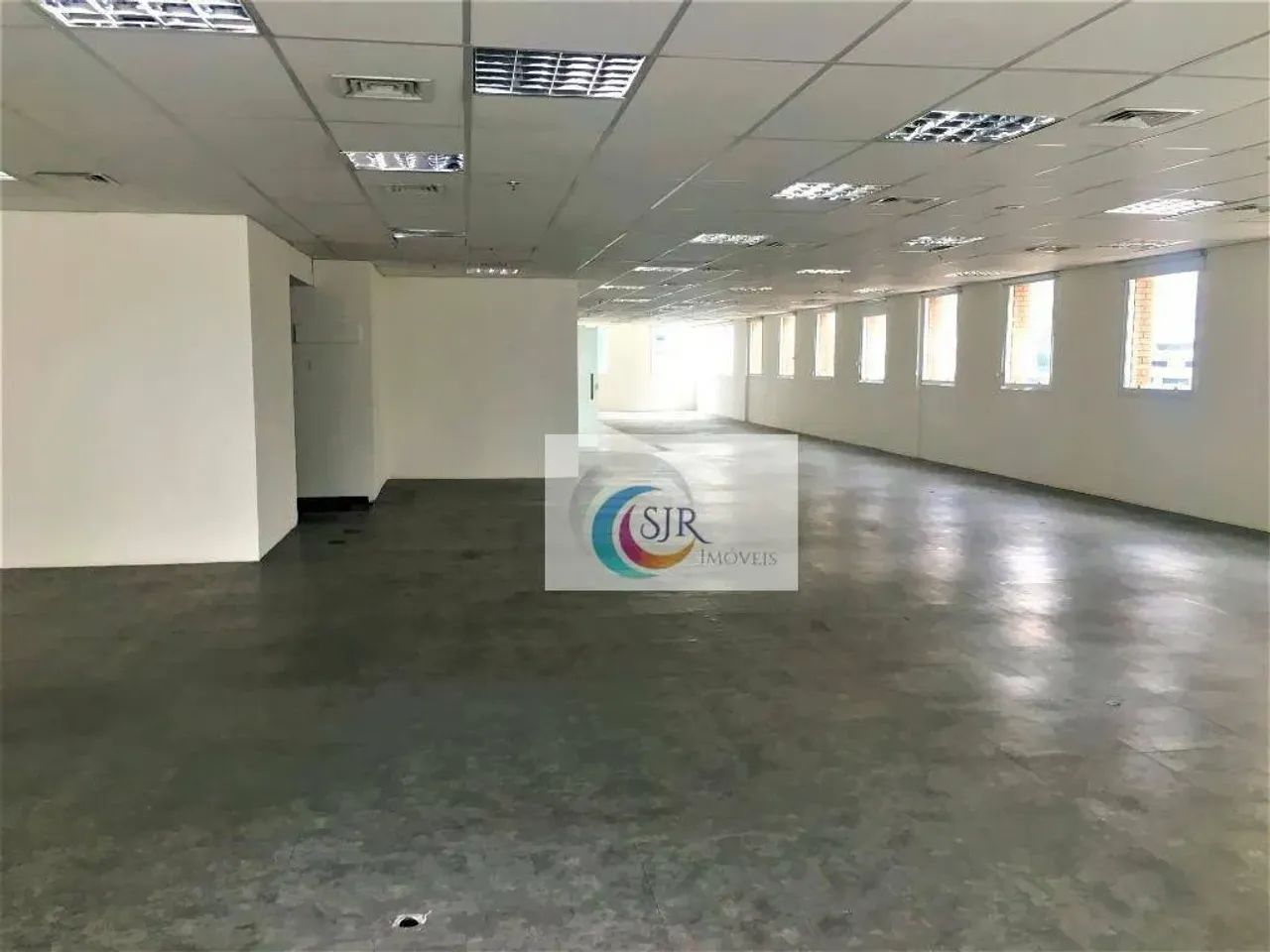 Conjunto comercial para locação 385,00m Vão Livre com forro e Ar condicionado