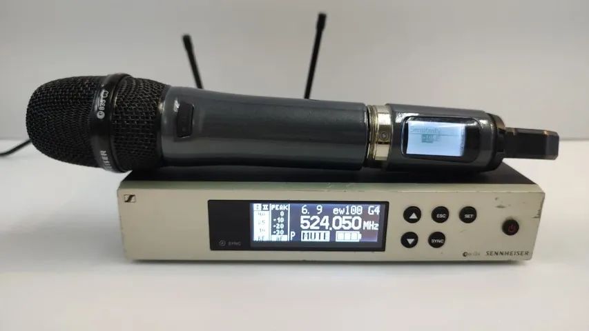 MICROFONE SEM FIO MARCA : SENNHEISER pouco uso MODELO : EW g4