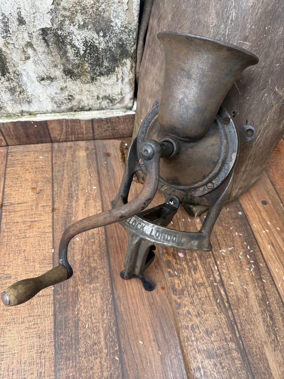 Moinho de café antigo ( so decoracao) não funciona  - Foto 3