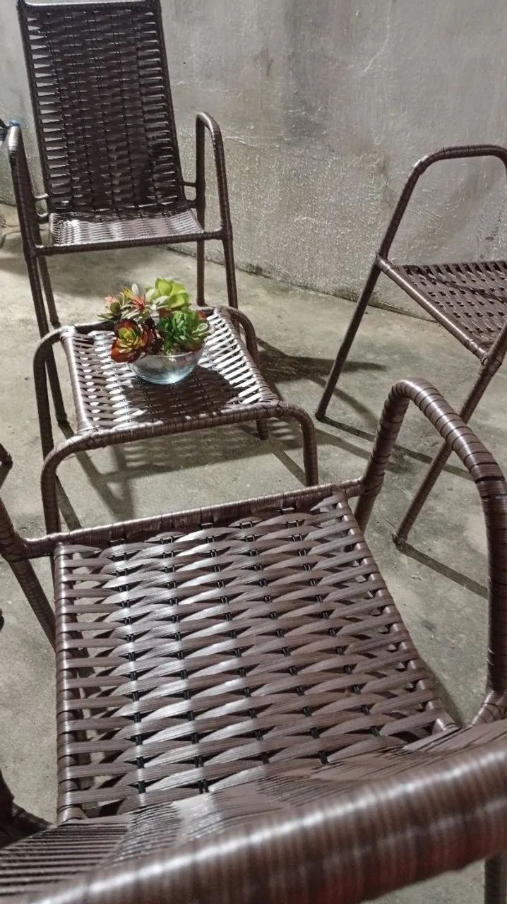 Vendo Conjunto de cadeiras e mesa - Foto 4