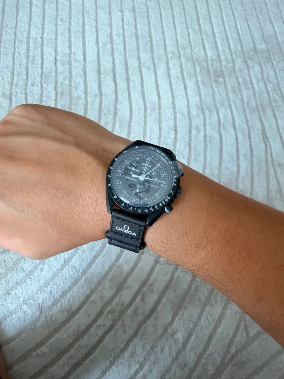 OMEGA x SWATCH MoonSwatch Snoopy Black Moonphase - Completo - Foto 3