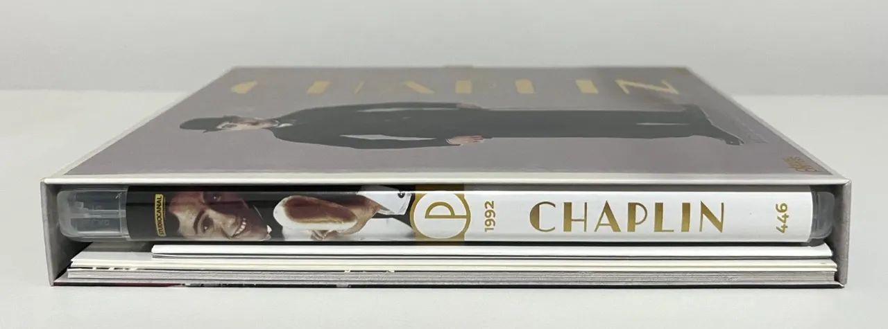 Blu-ray Chaplin (Obras Primas do Cinema) - Com Robert Downey Jr. - Foto 4