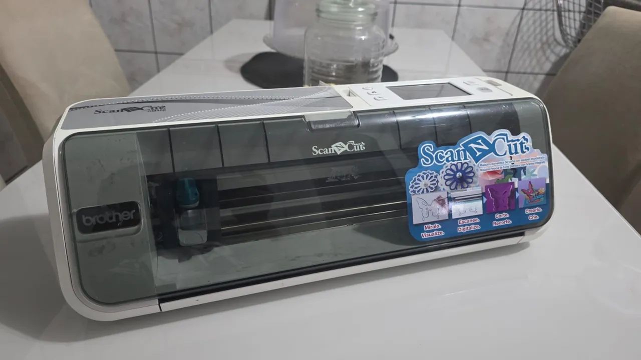 Máquina de corte e digitalização Brother Scanncut CM300 - Hobbies