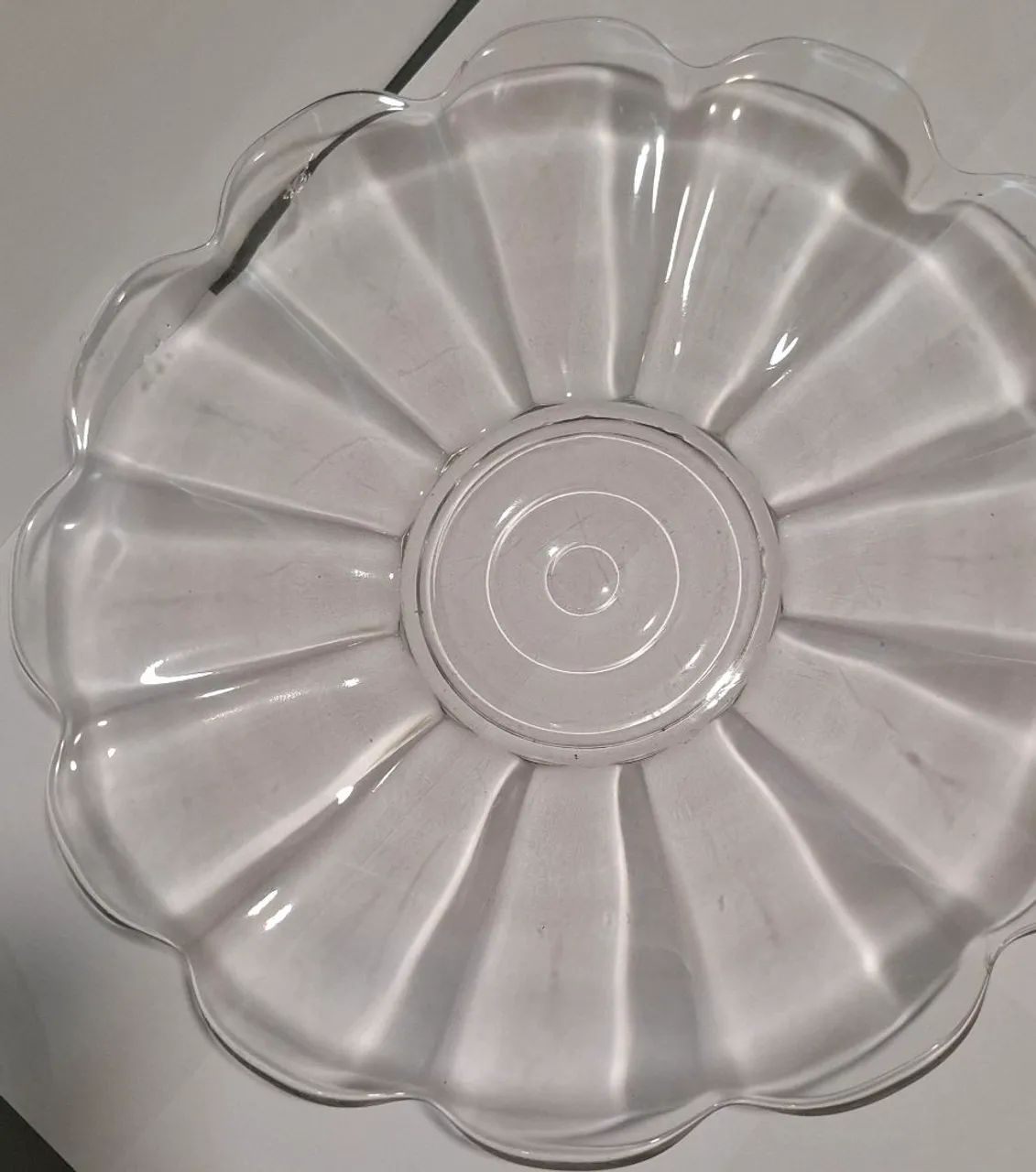 Saladeira e prato de bolo de vidro antigos - Foto 3