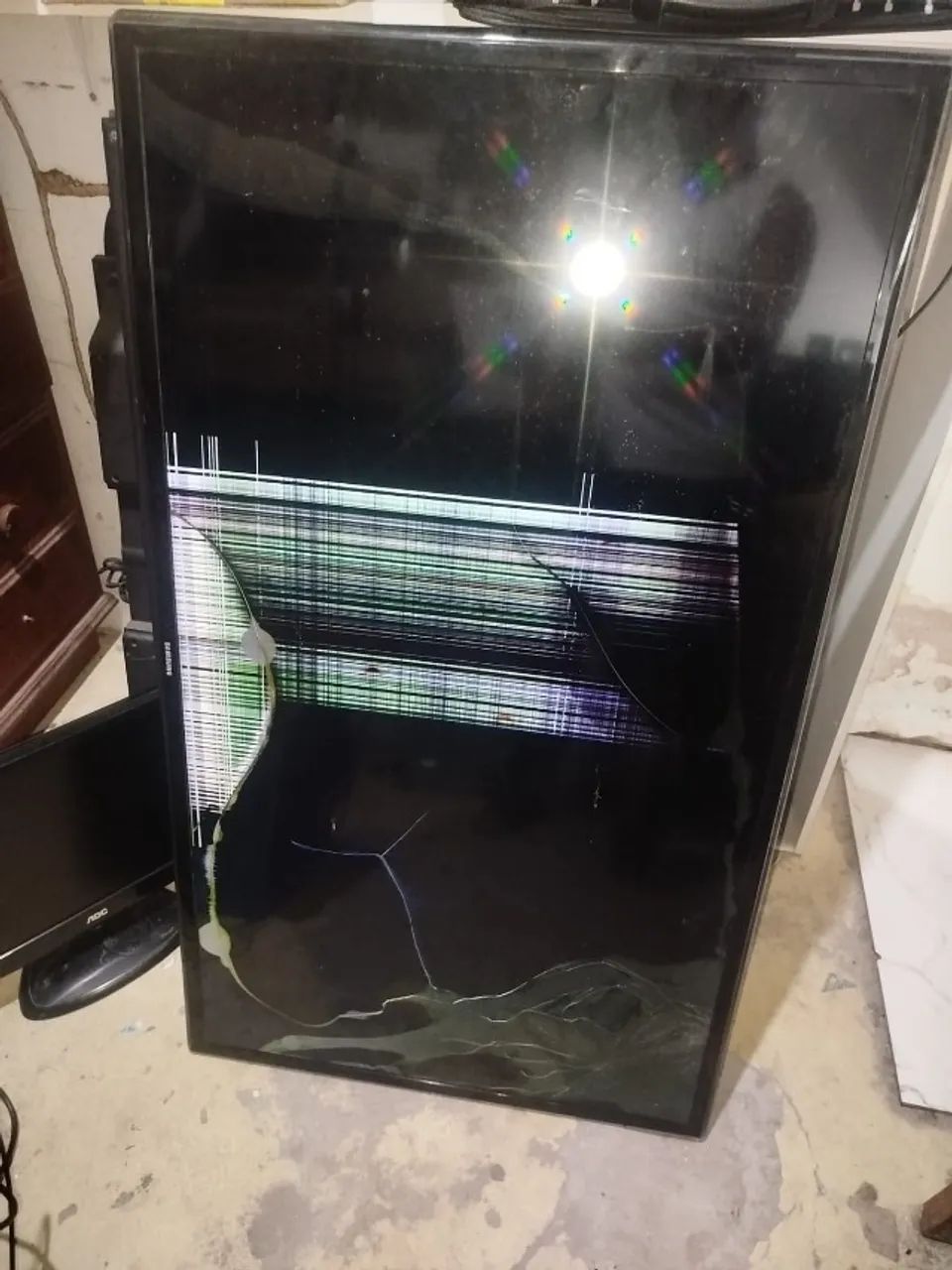 Vendo essa TV Samsung de 46 polegadas, Tela Quebrada   - Foto 2