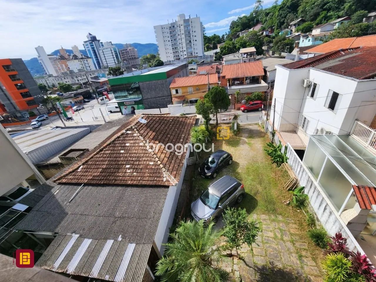 Terreno na Agronômica com viabilidade de construção