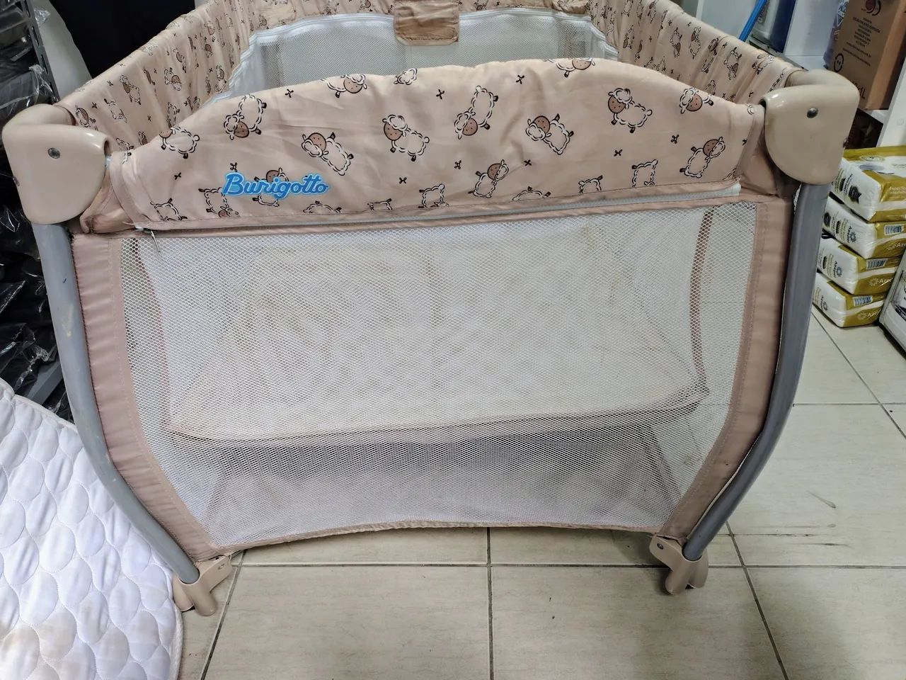 Vendo chiqueirinho Burigotto com colchão - Foto 3