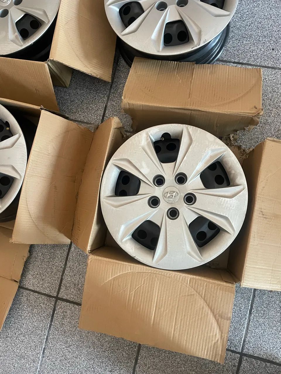 Jogo de Rodas com calotas Creta 2019 - Foto 5