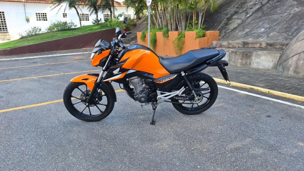 CG Titan 2025  - Foto 2
