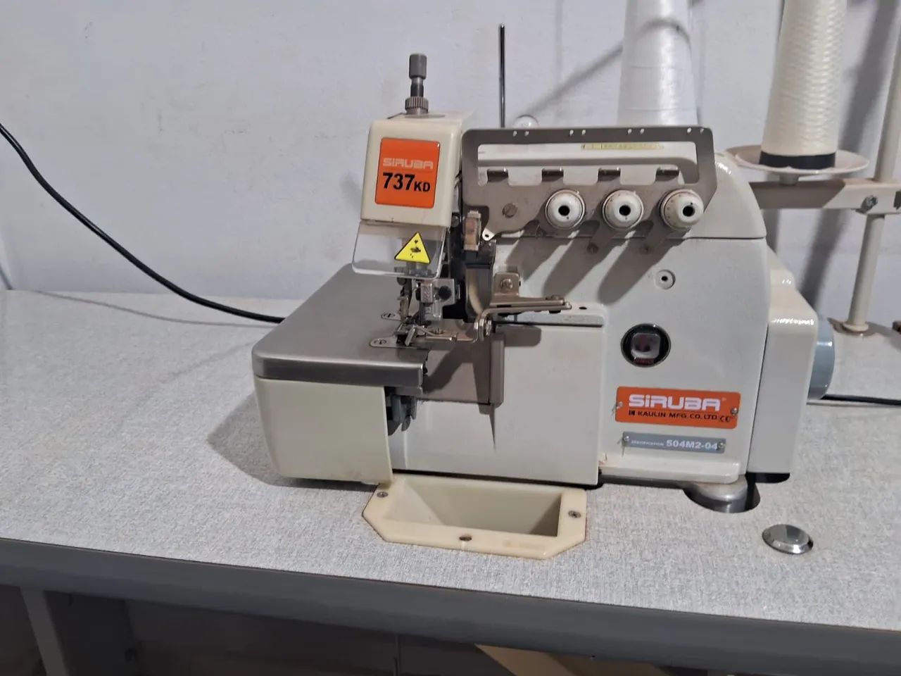 Maquina overlock Siruba direct drive