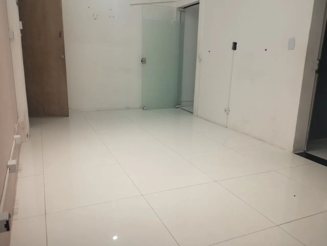 Sala Comercial em Pitangueiras - Guarujá