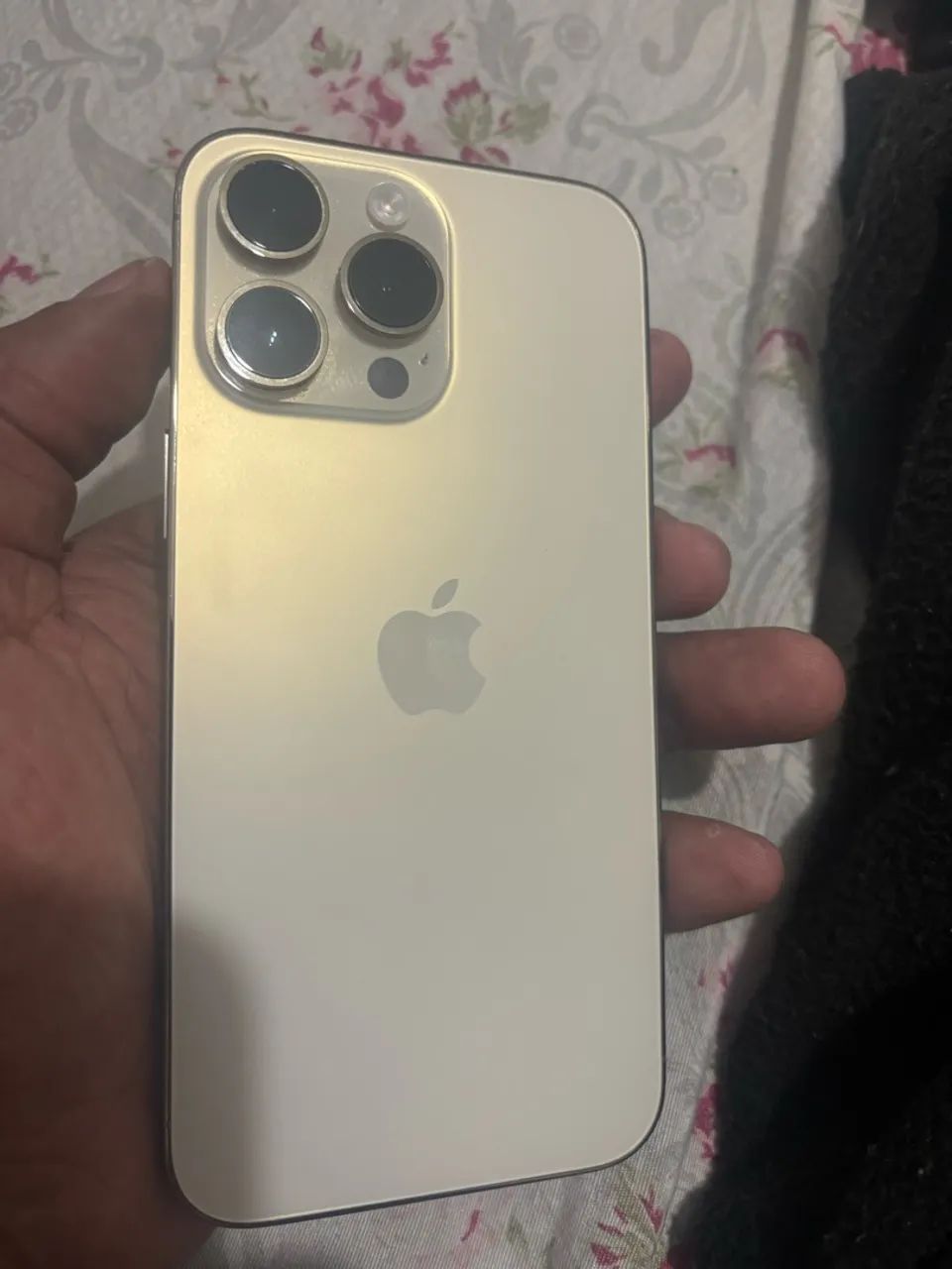 Vendo iPhone 14 Pro Max gold ( dourado)  - Foto 3