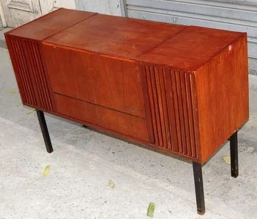 Rádio Vitrola Telefunken em móvel - Foto 2