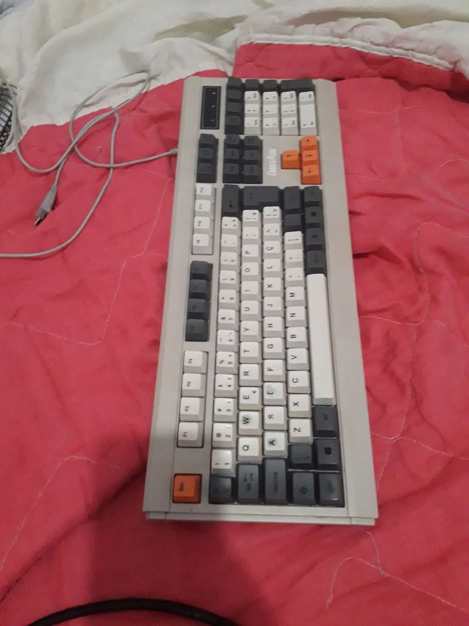 Teclado retro 100% com fio