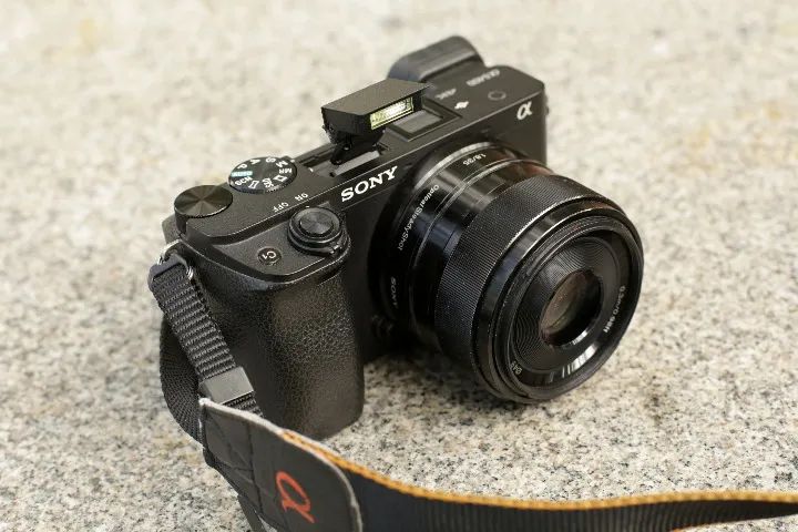 SONY α6400 & E35mmF1.8ossφ49mm Sony A6400 Camera and Sony E 35mm F1.8 OSS Lens
