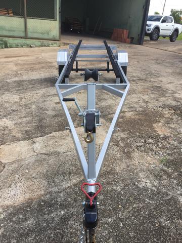 Carreta para barco de 4 a 6 metros na Promoção !! - Foto 5