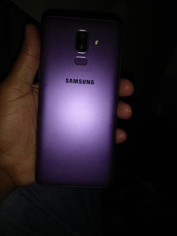 Celular j8