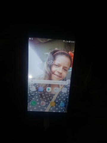Celular j4 normal