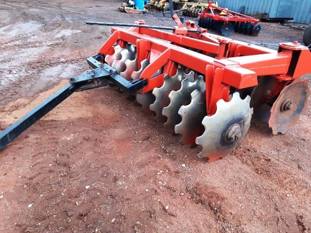 Implemento Trator Grade Roma Tatu 20 discos - Nova Andradina - MS