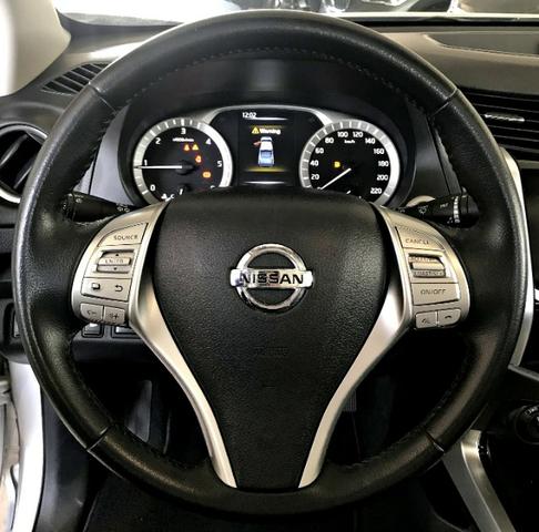 Nissan Frontier LE CD 4x4 2.3. Prata 2017/17 - Foto 9