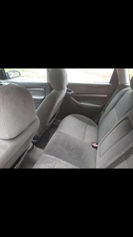 Vendo FORD FOCUS GHIA TETO SOLAR 04 - Foto 4