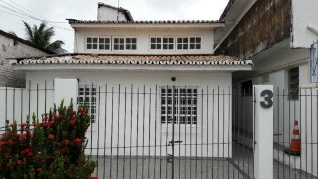 Casa para alugar com 5 dormitórios em Centro, Lauro de freitas cod:LF410