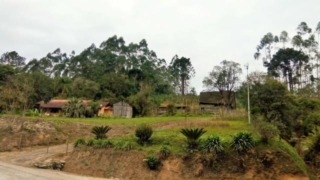 Sítio com área de 85.000m², duas casas. Estuda permuta - Foto 5