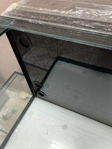 Aquário cubo de 40x40x40 marinho ou doce, sump traseiro e fundo preto - Foto 4